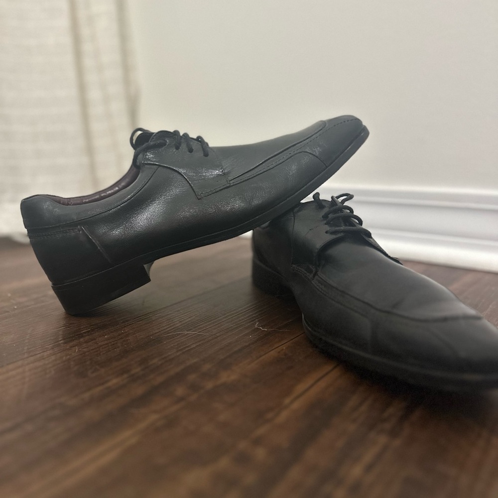 Johnston and Murphy dress shoes